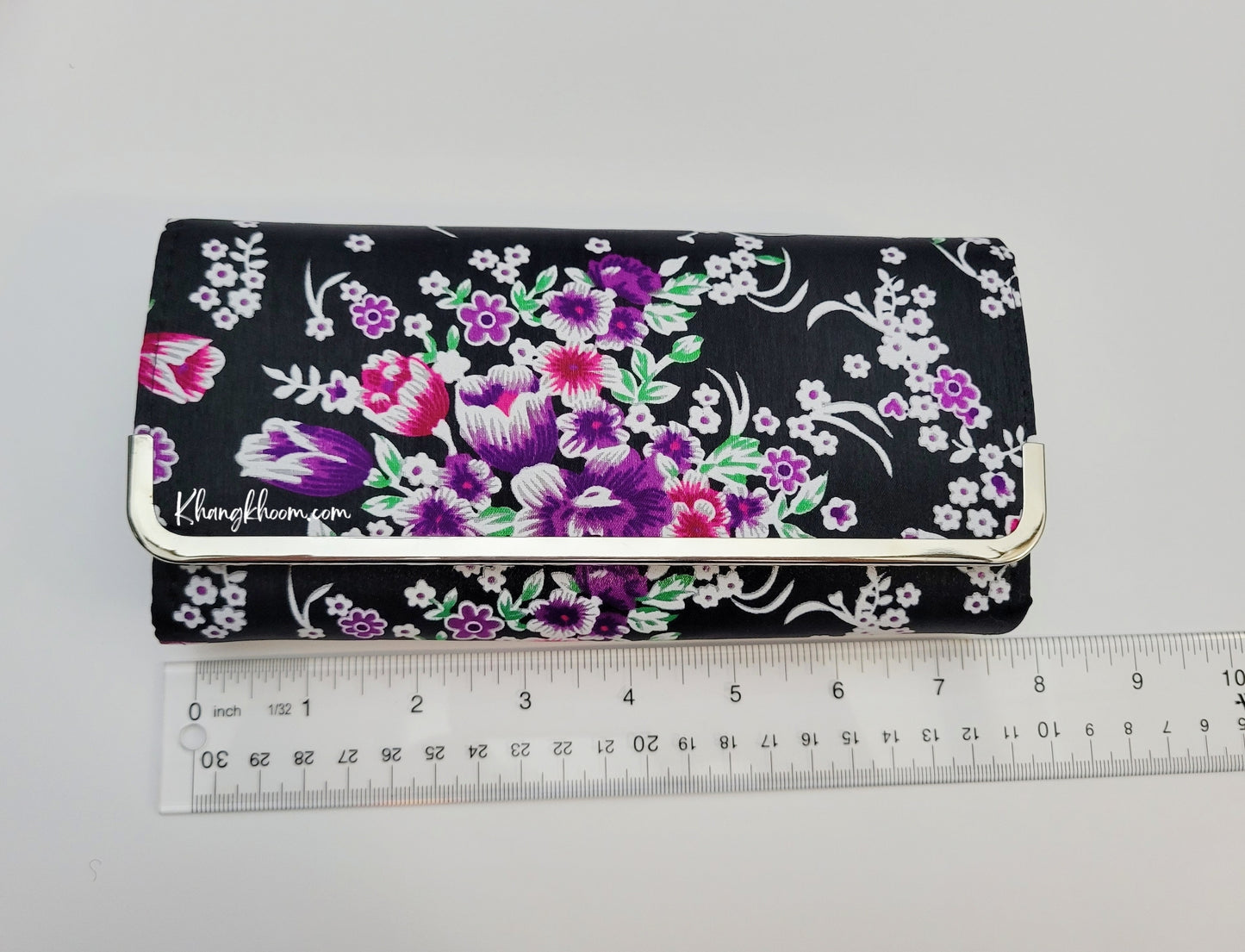 Hmong Li Loos Wallet