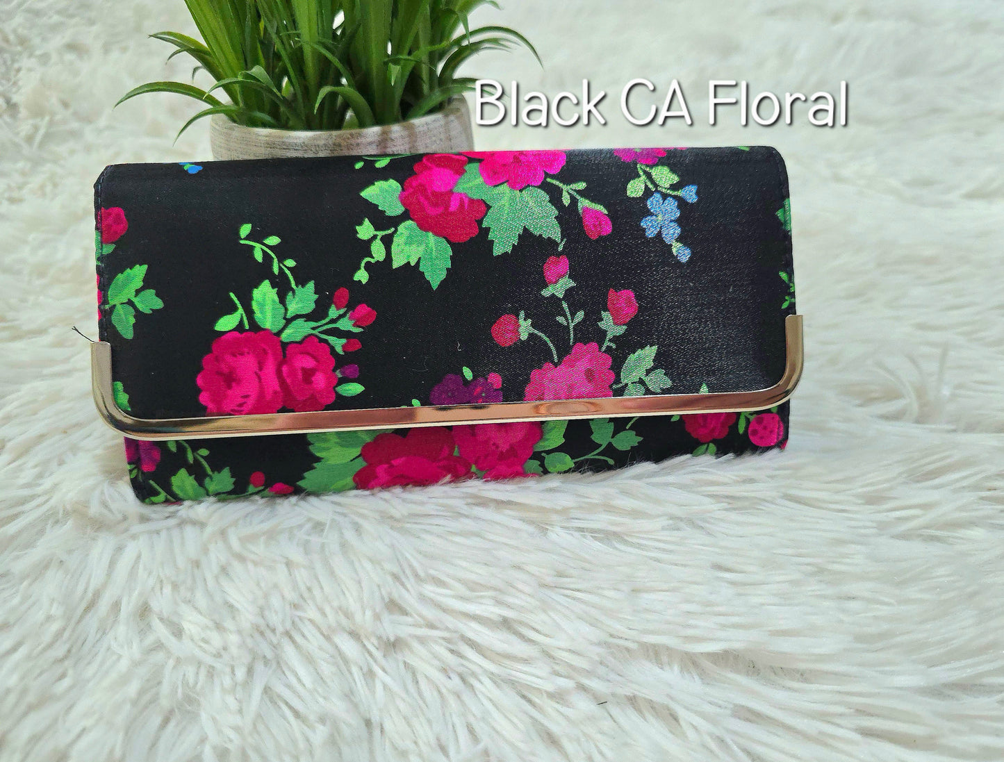 Hmong Li Loos Wallet