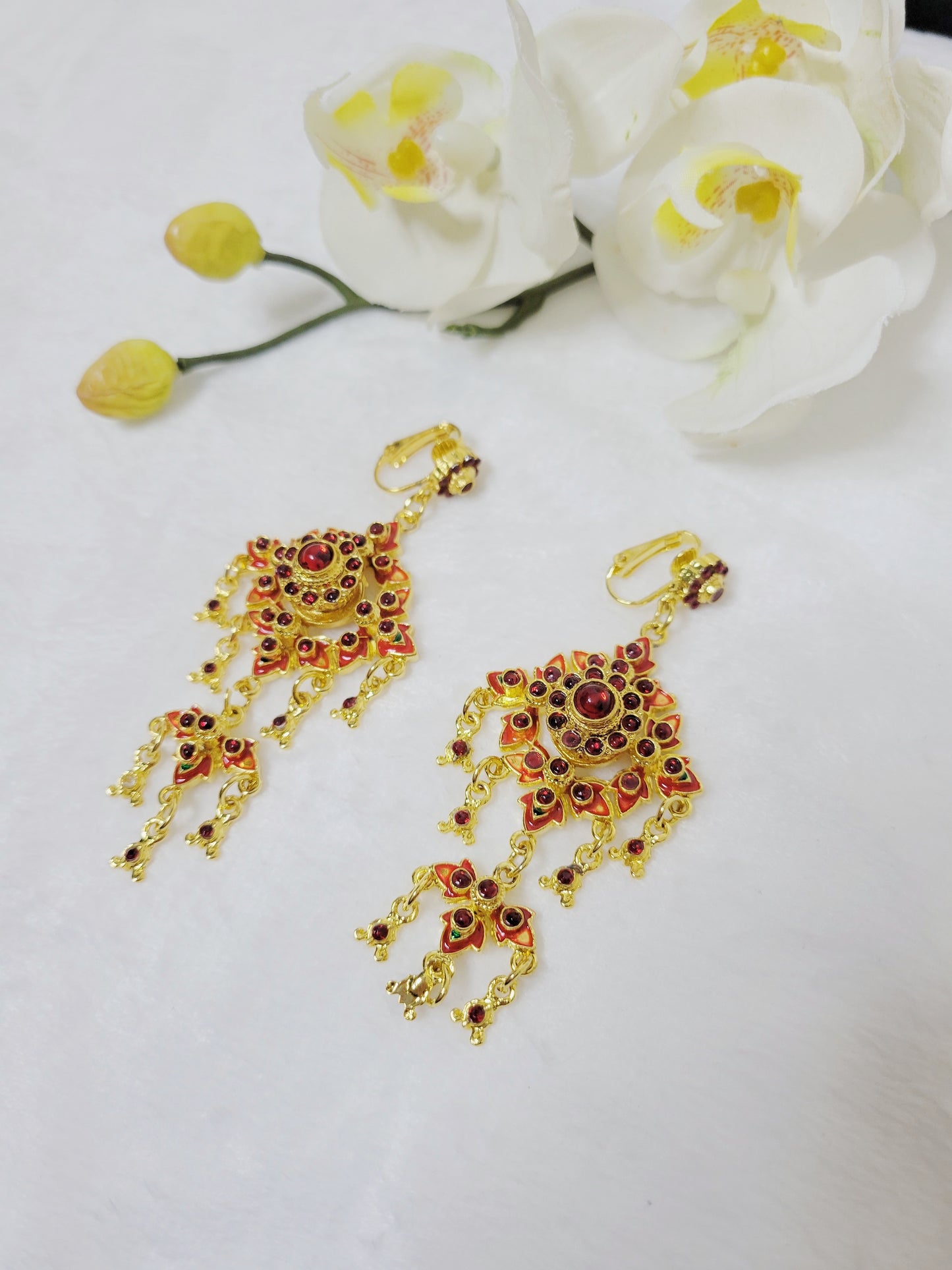 Red and Green Necklace & Belt Set