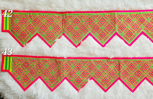Hmong Moos Pheeb Hlab Nyiaj-Medium Triangle style