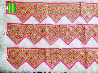 Hmong Moos Pheeb Hlab Nyiaj-Medium Triangle style