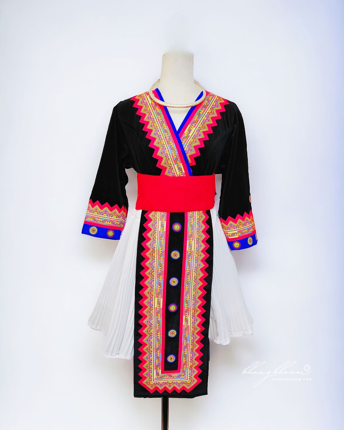 Hmong Women Clothes 10