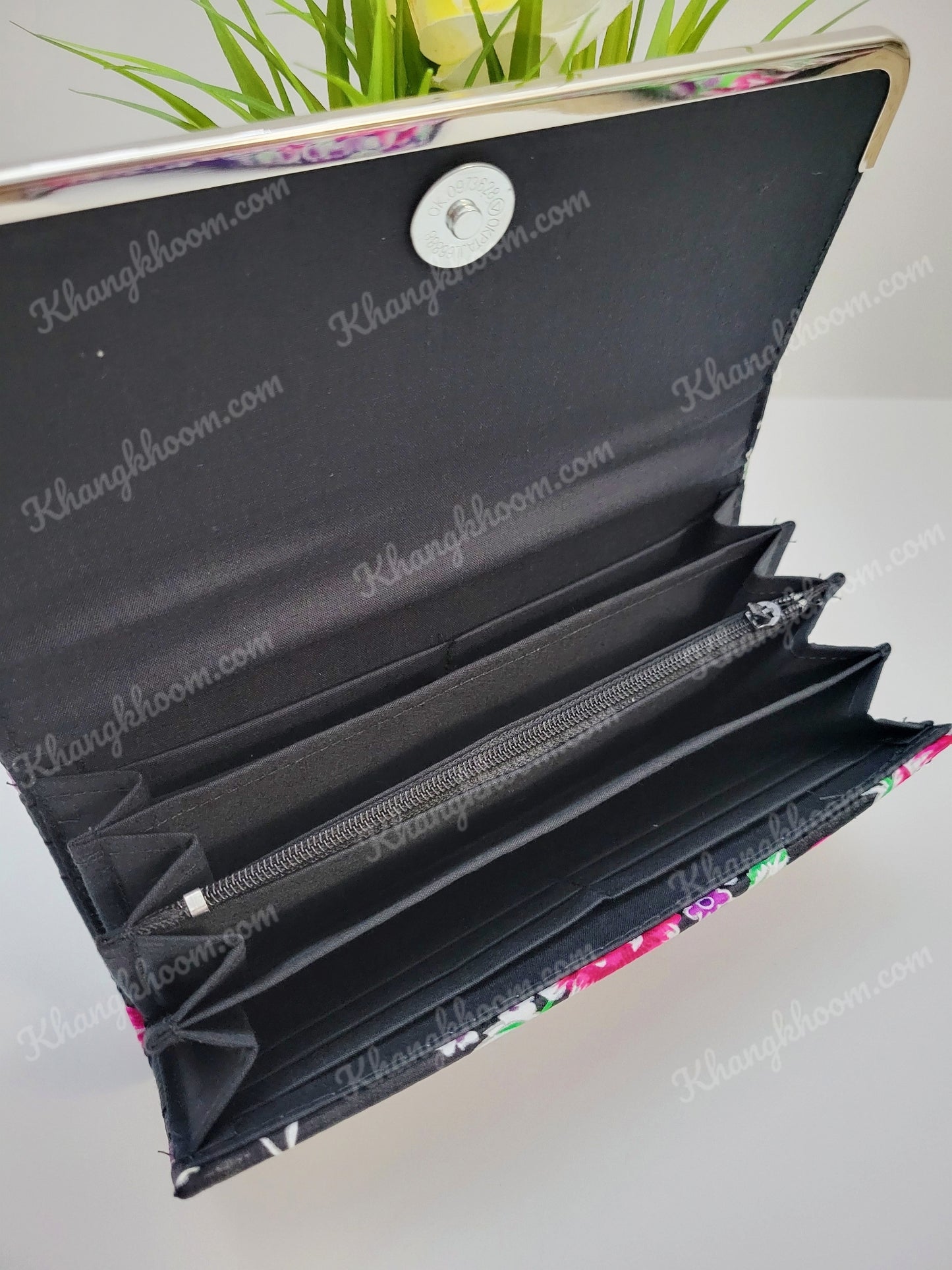 Hmong Li Loos Wallet