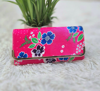 Hmong Li Loos Wallet