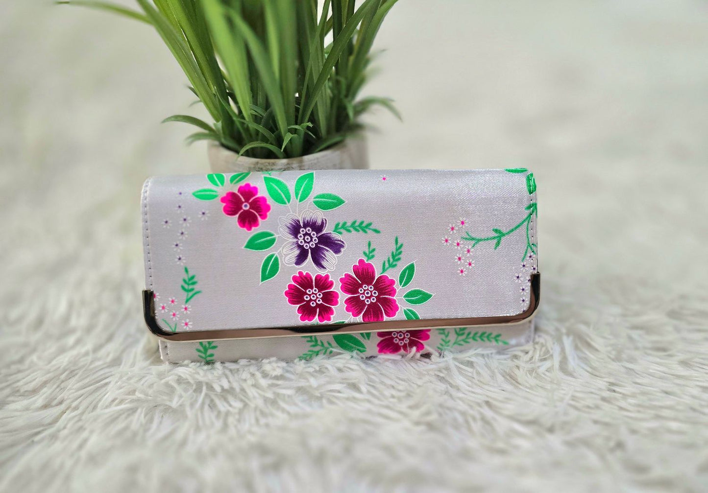 Hmong Li Loos Wallet