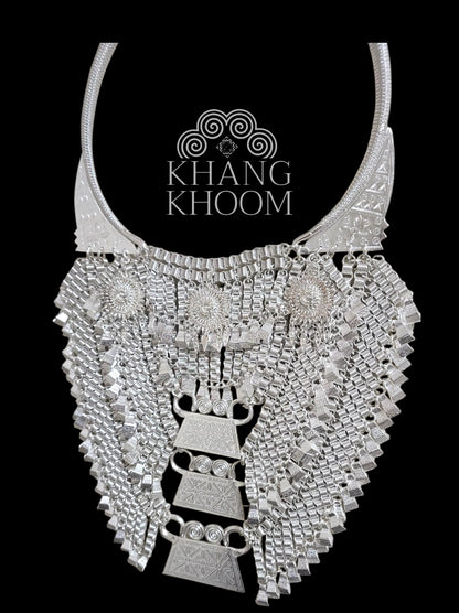 Hmong Women Xauv Ncais 02