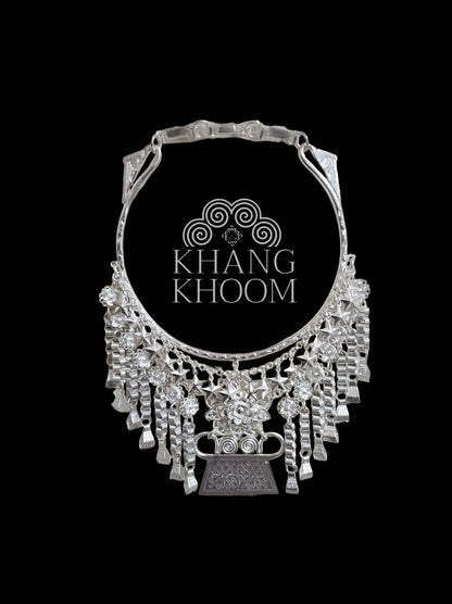 Toddler Hmong Girl Xauv 02