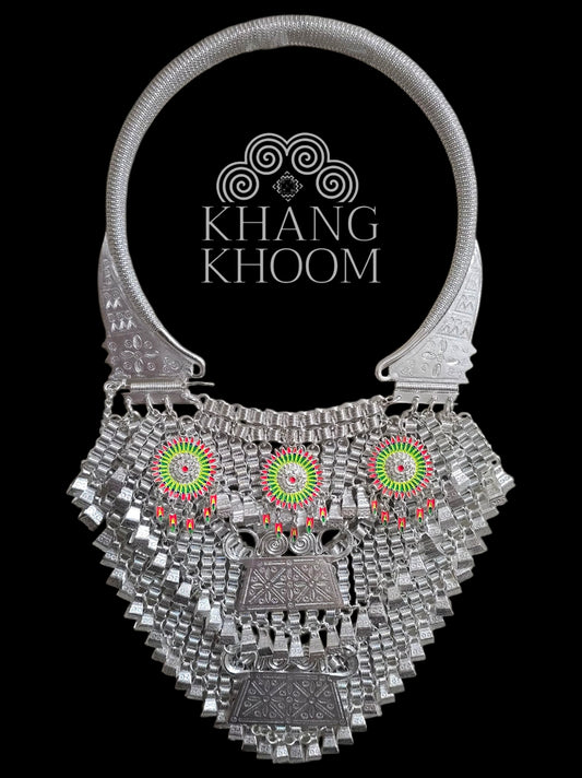 Hmong Girl Xauv Ncais