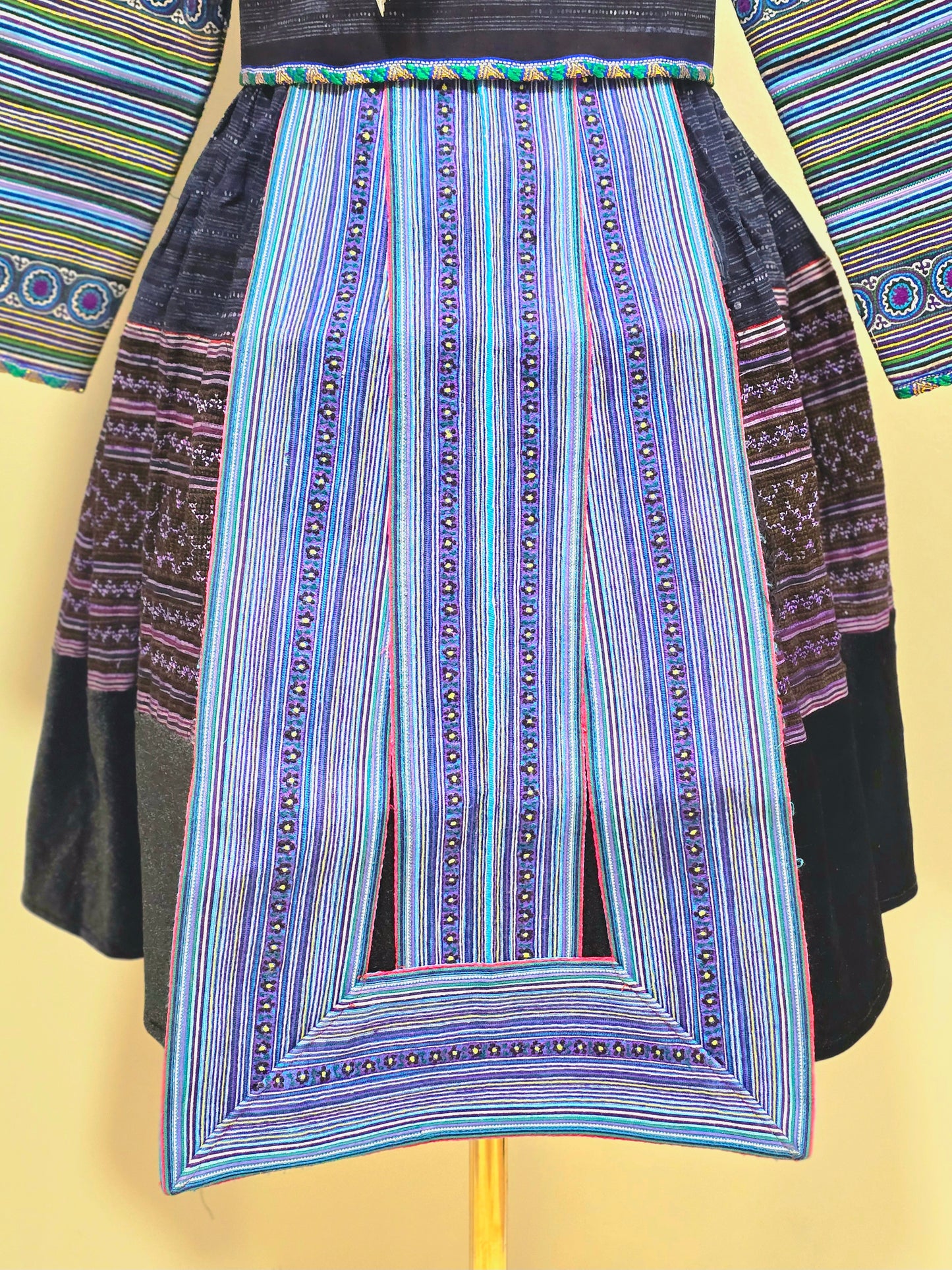 Hmong Vietnamese Blue Clothing Set 40