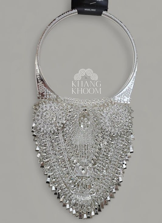 Hmong Rhinestone Xauv